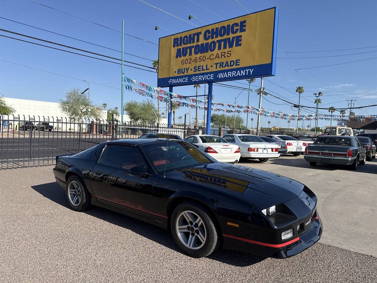 Chevrolet-camaro-iroc-z-1986-black