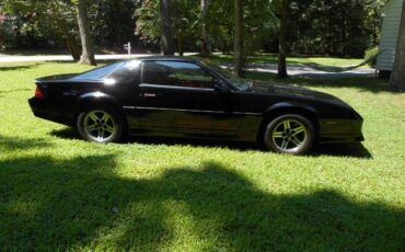 Chevrolet-camaro-iroc-z-1987-black-6