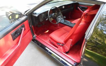 Chevrolet-camaro-iroc-z-1987-black-9