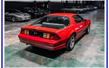 Chevrolet-camaro-iroc-z-1988-red-13