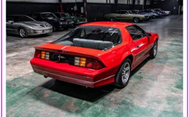 Chevrolet-camaro-iroc-z-1988-red-21
