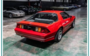 Chevrolet-camaro-iroc-z-1988-red-27