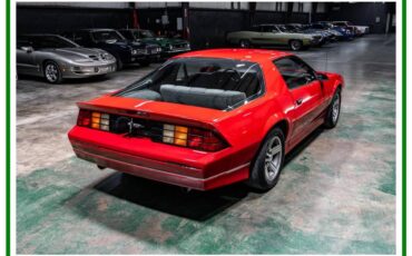 Chevrolet-camaro-iroc-z-1988-red-9