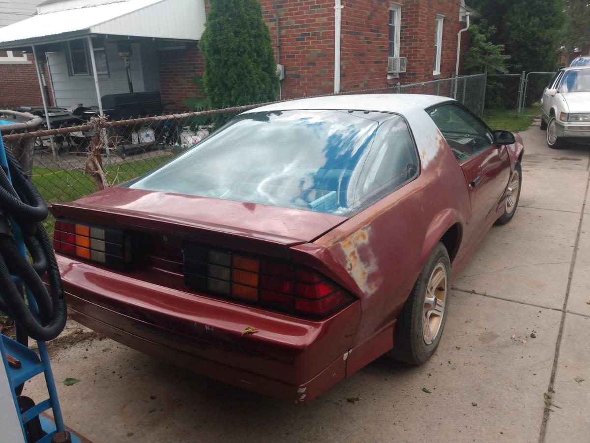 Chevrolet-camaro-iroc-z-1989-1