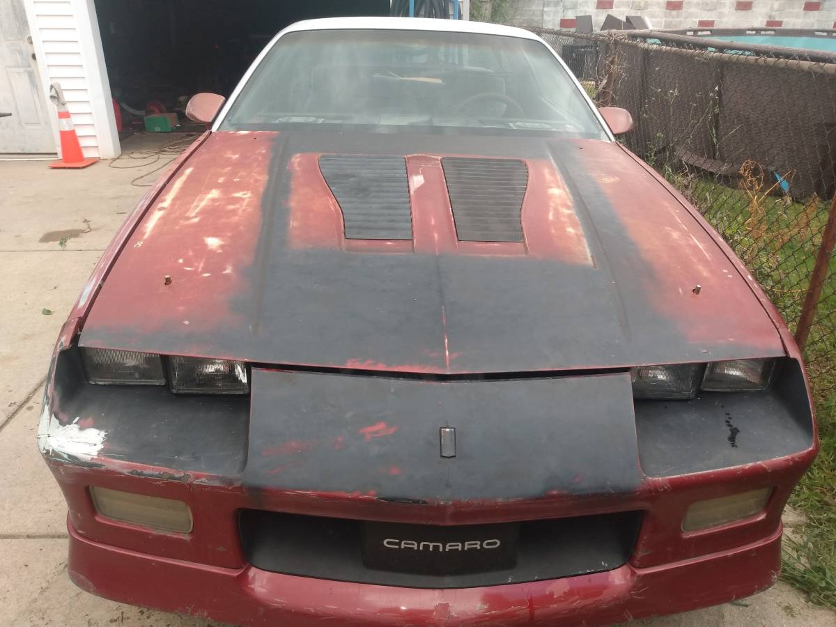 Chevrolet-camaro-iroc-z-1989