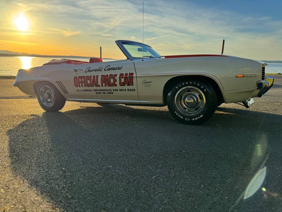 Chevrolet-camaro-pace-car-1969-white-1