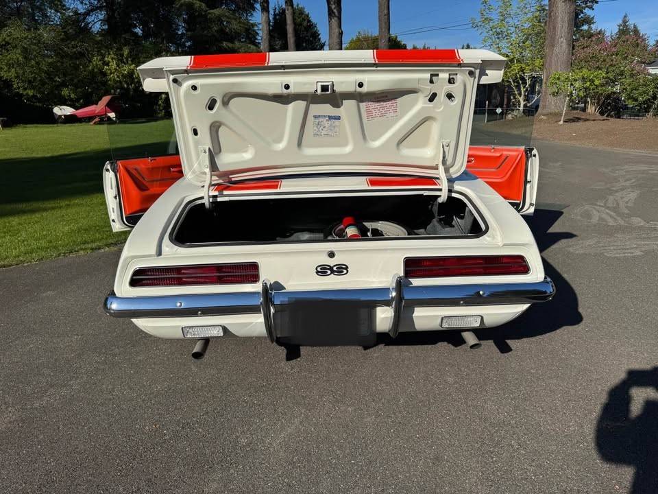 Chevrolet-camaro-pace-car-1969-white-11