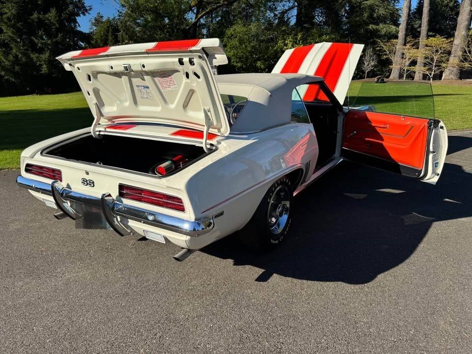 Chevrolet-camaro-pace-car-1969-white-13