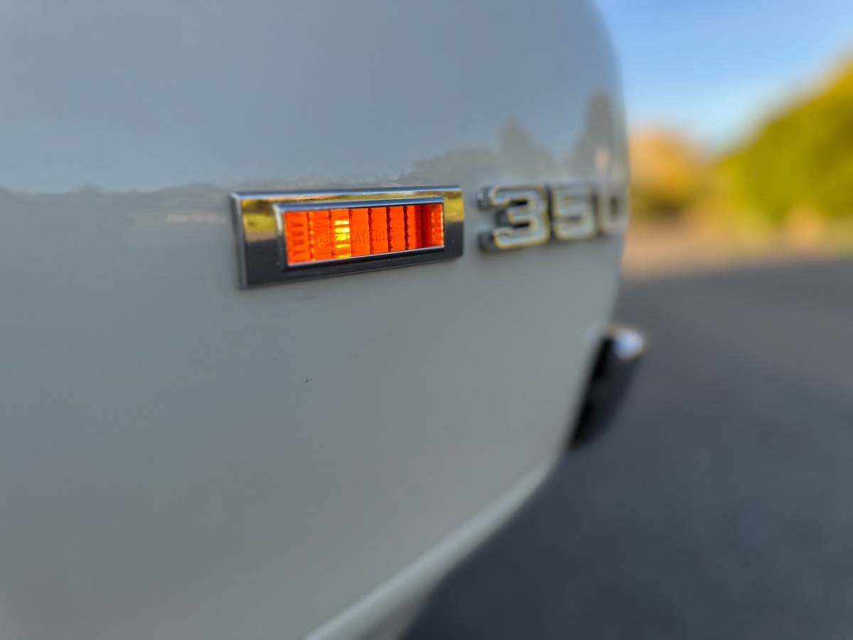 Chevrolet-camaro-pace-car-1969-white-14