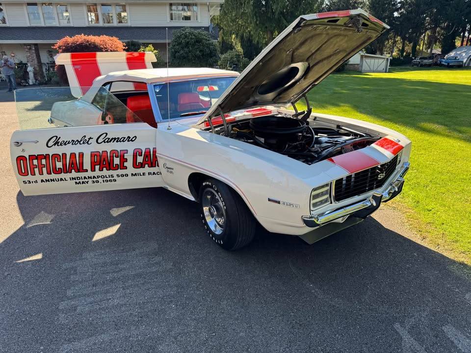 Chevrolet-camaro-pace-car-1969-white-34
