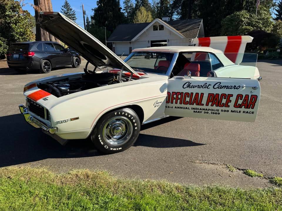 Chevrolet-camaro-pace-car-1969-white-36