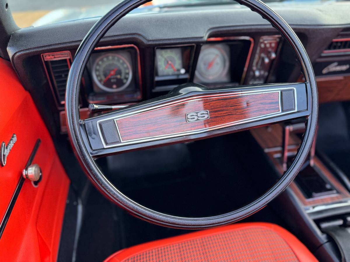 Chevrolet-camaro-pace-car-1969-white-4