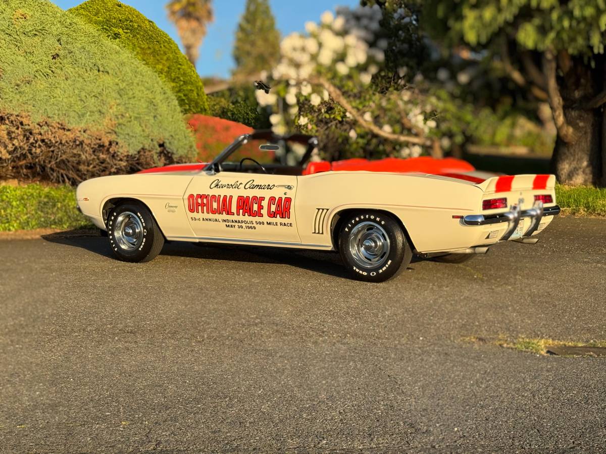Chevrolet-camaro-pace-car-1969-white