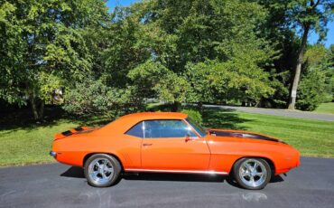 Chevrolet-camaro-restomod-1969-10