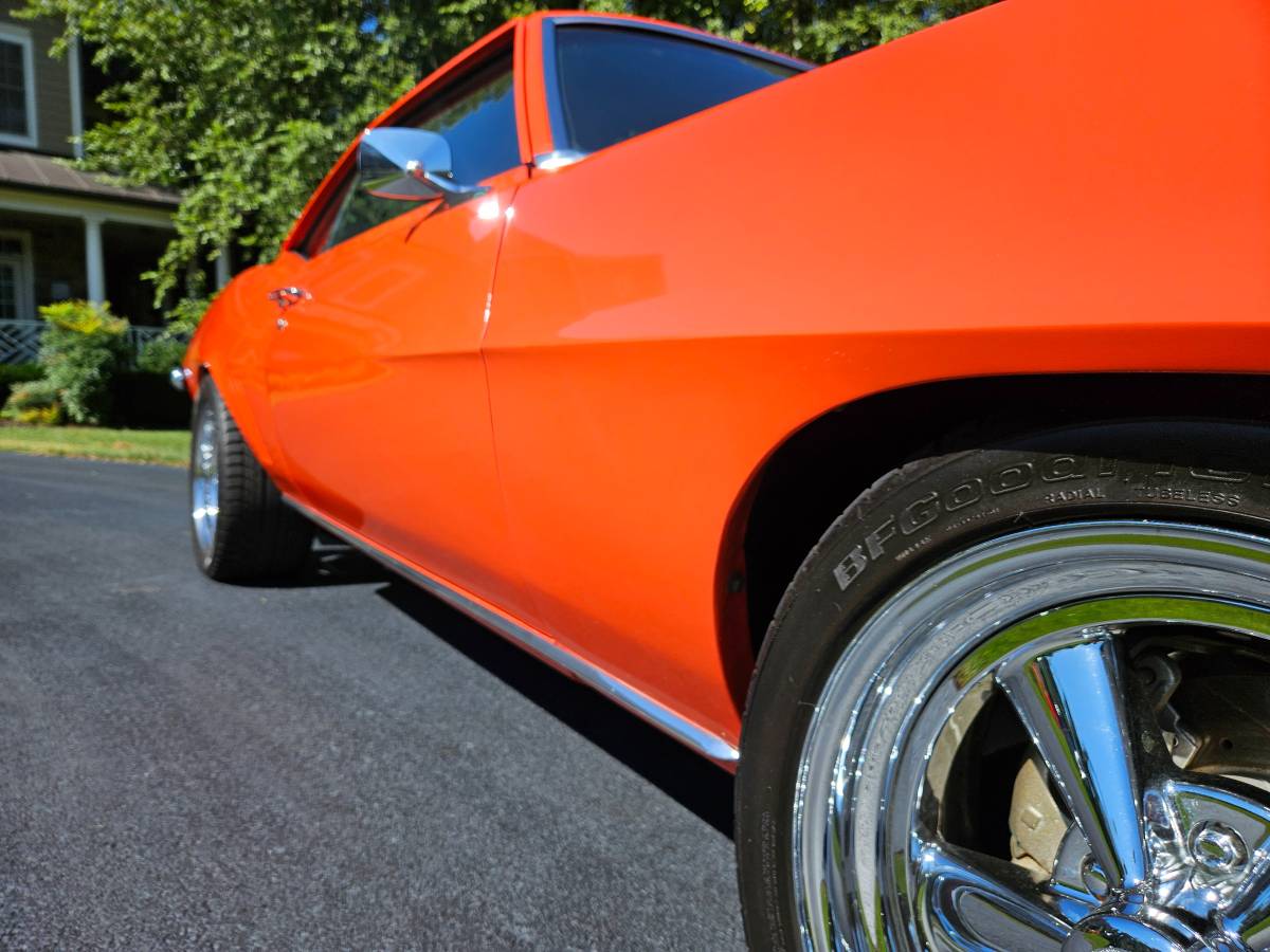 Chevrolet-camaro-restomod-1969-13