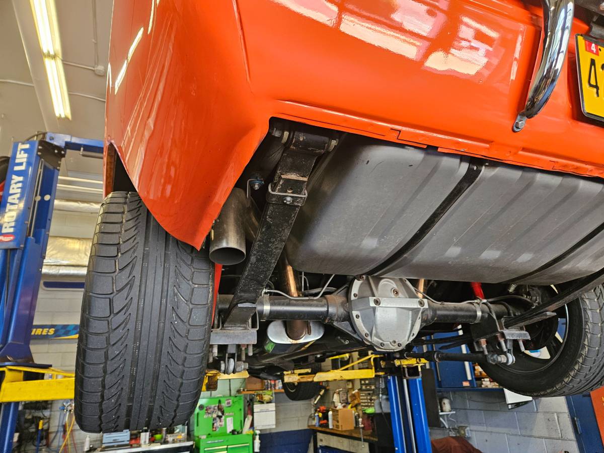 Chevrolet-camaro-restomod-1969-14