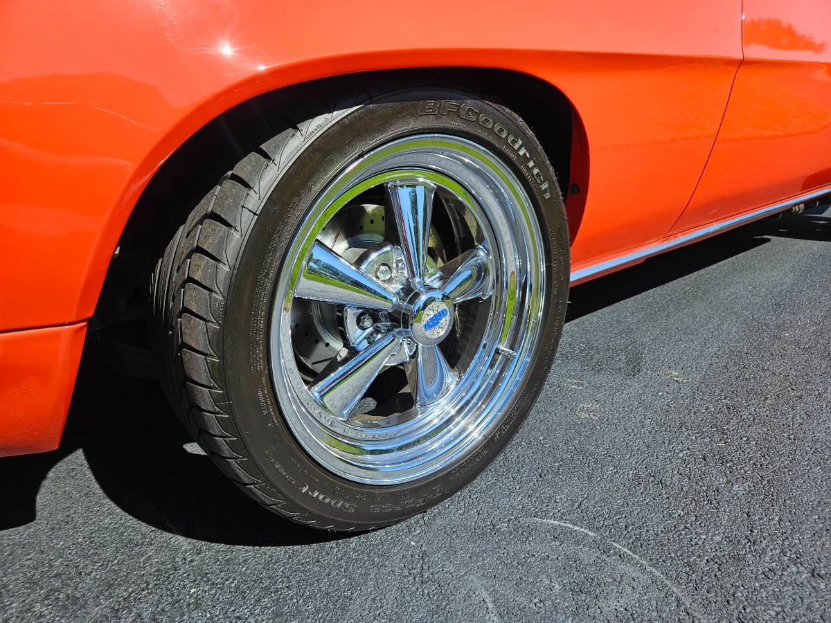 Chevrolet-camaro-restomod-1969-5