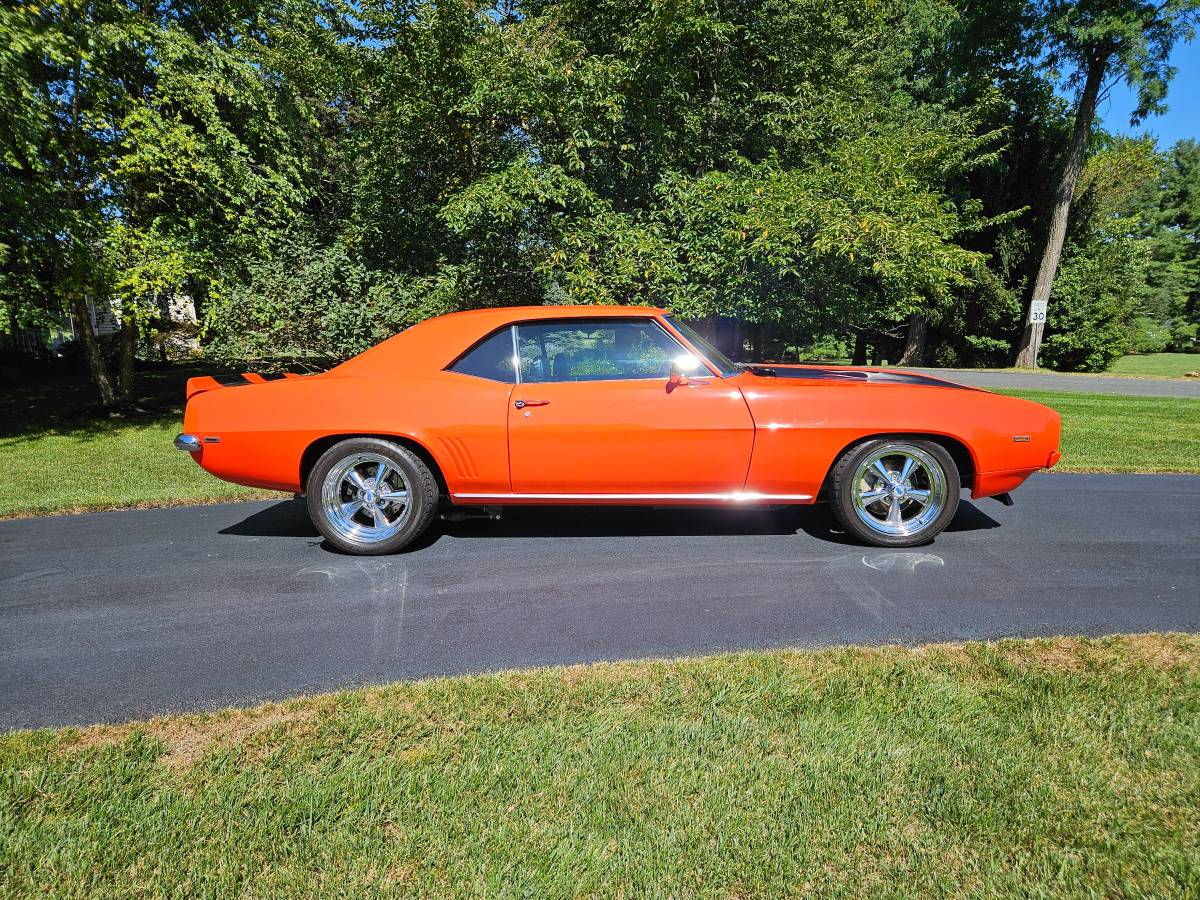 Chevrolet-camaro-restomod-1969-6
