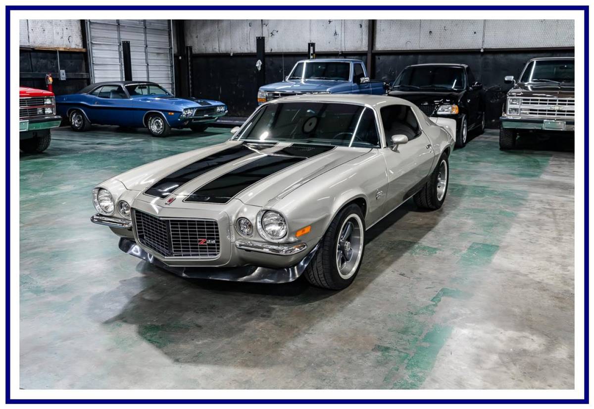 Chevrolet-camaro-rs-1972-silver-12
