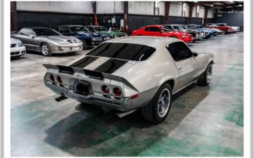 Chevrolet-camaro-rs-1972-silver-13