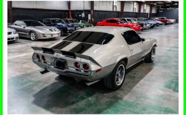 Chevrolet-camaro-rs-1972-silver-22