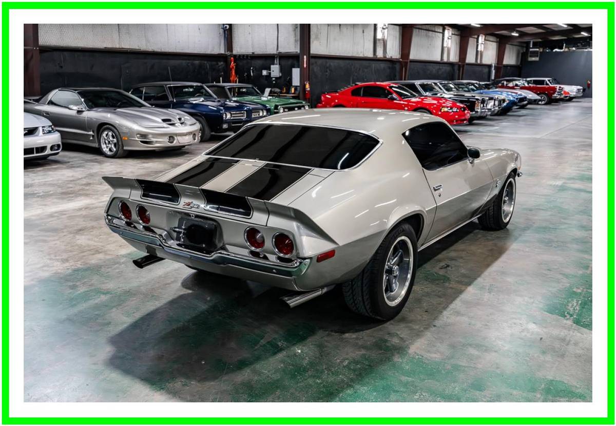 Chevrolet-camaro-rs-1972-silver-29