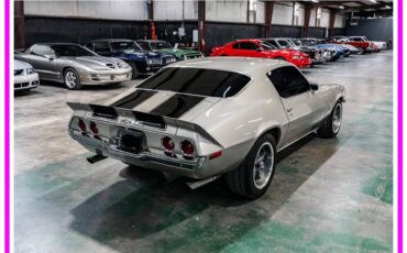 Chevrolet-camaro-rs-1972-silver-33