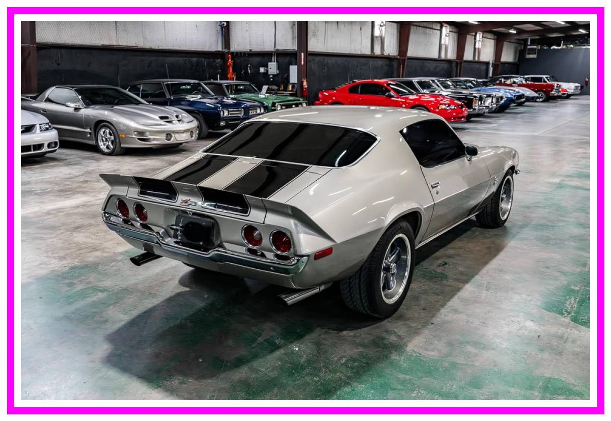 Chevrolet-camaro-rs-1972-silver-33
