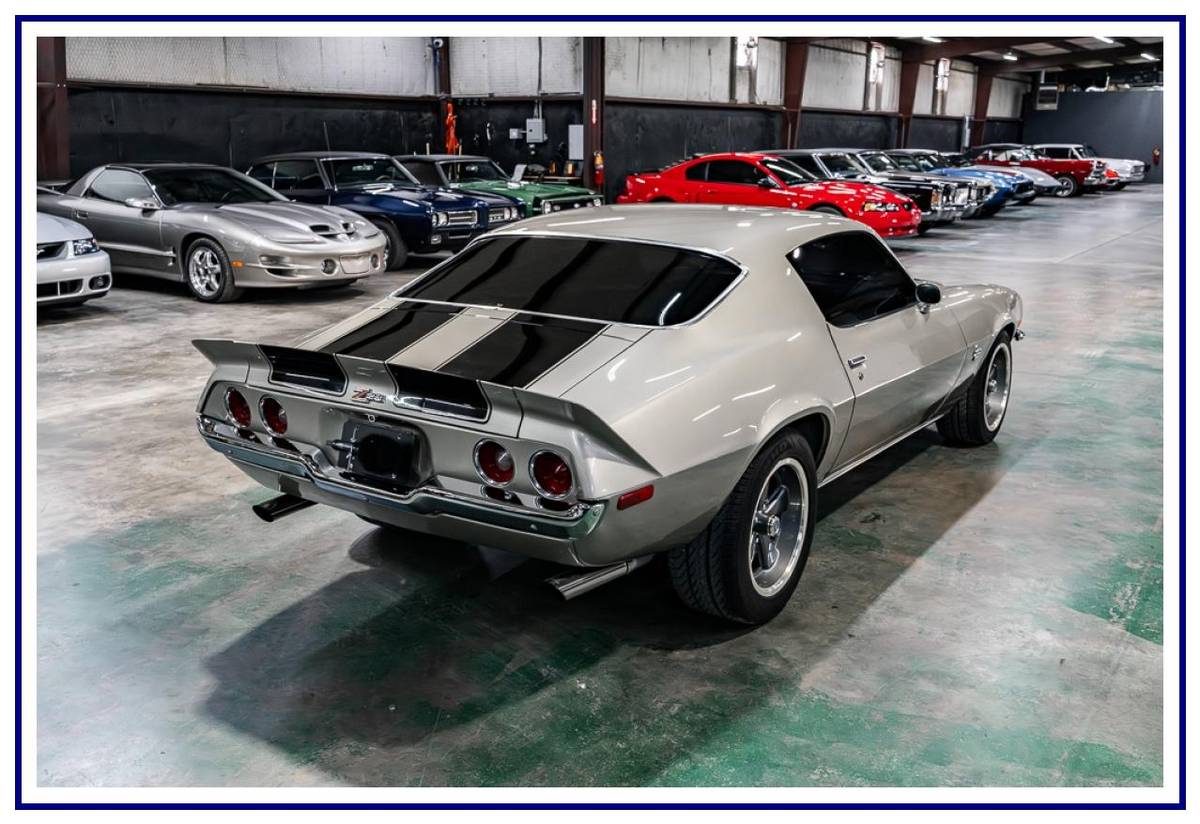 Chevrolet-camaro-rs-1972-silver-37