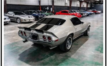 Chevrolet-camaro-rs-1972-silver-45