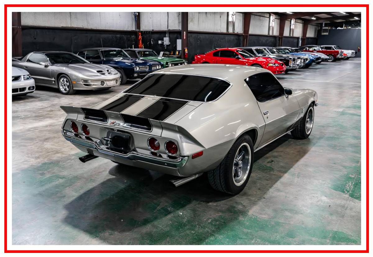 Chevrolet-camaro-rs-1972-silver-9