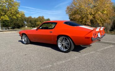 Chevrolet-camaro-rs-1973-orange-1