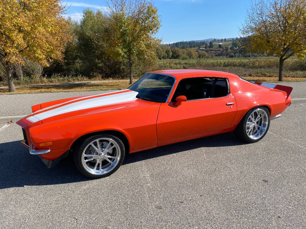 Chevrolet-camaro-rs-1973-orange-2