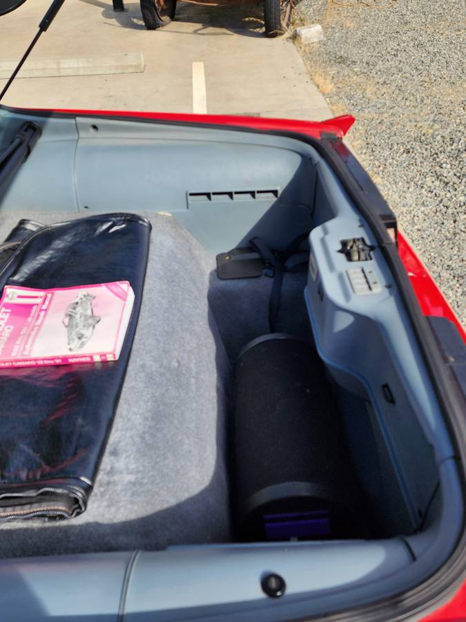 Chevrolet-camaro-sport-1986-red-15