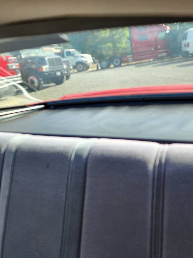 Chevrolet-camaro-sport-1986-red-17