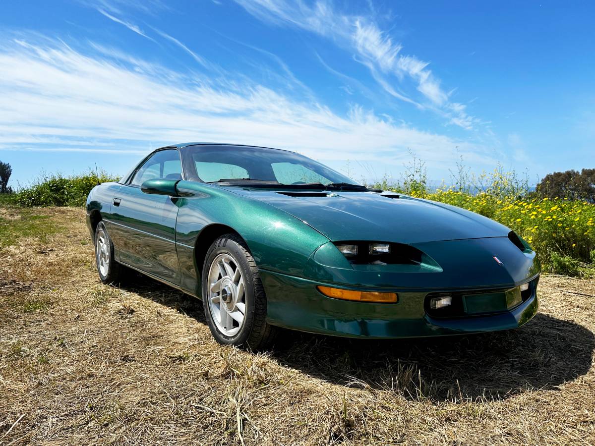 Chevrolet-camaro-sport-coupe-amp-convertible-1995-green-10
