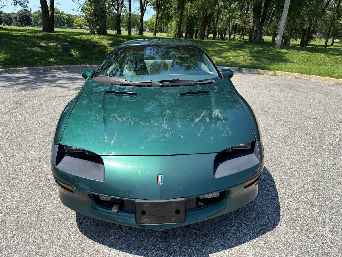 Chevrolet-camaro-sport-coupe-amp-convertible-1995-green