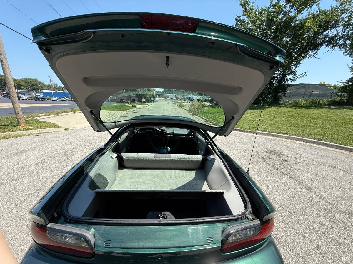 Chevrolet-camaro-sport-coupe-amp-convertible-1995-green-2