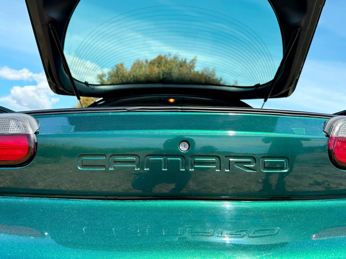 Chevrolet-camaro-sport-coupe-amp-convertible-1995-green-3