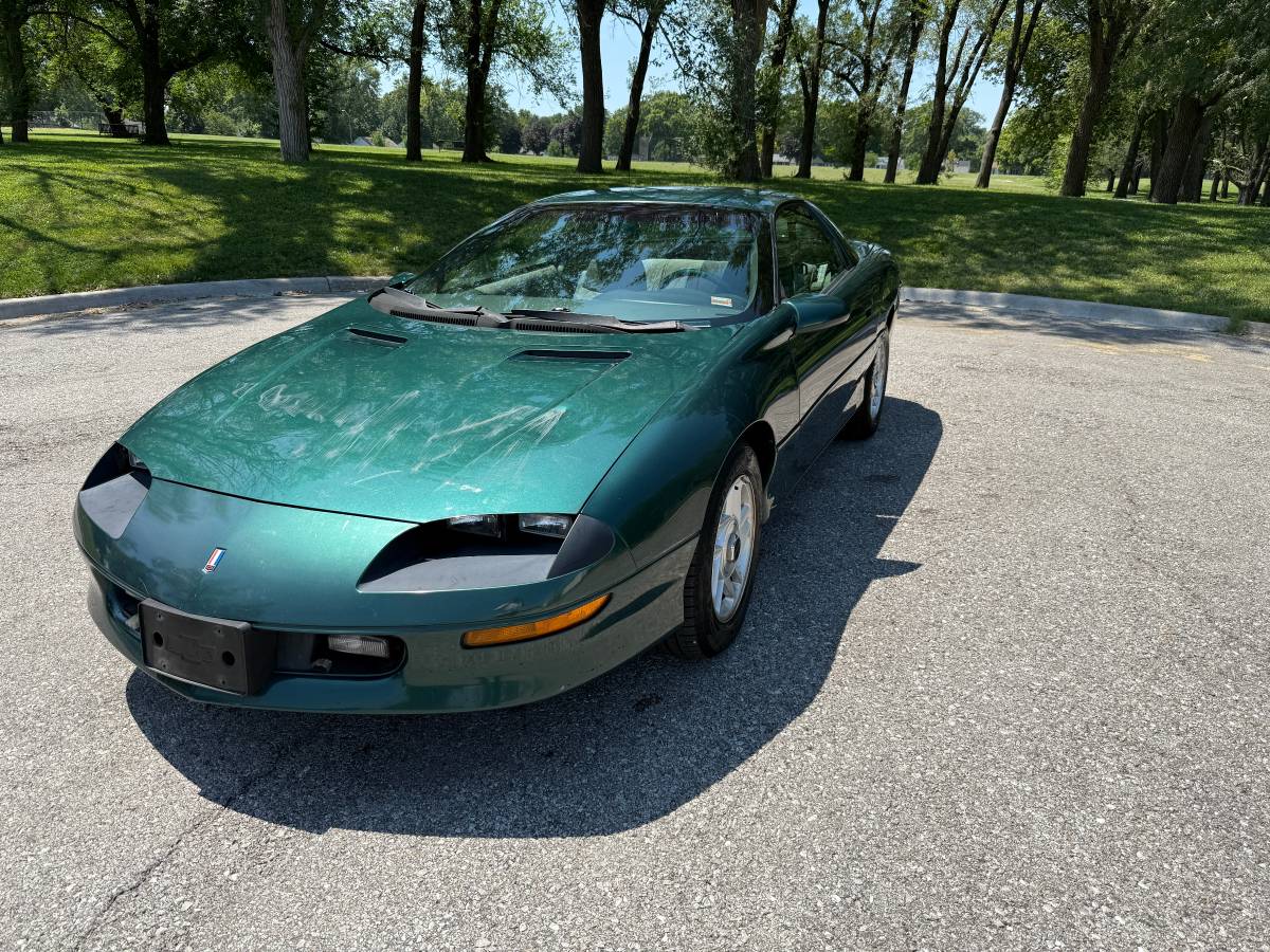 Chevrolet-camaro-sport-coupe-amp-convertible-1995-green-5