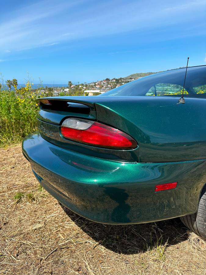 Chevrolet-camaro-sport-coupe-amp-convertible-1995-green-7