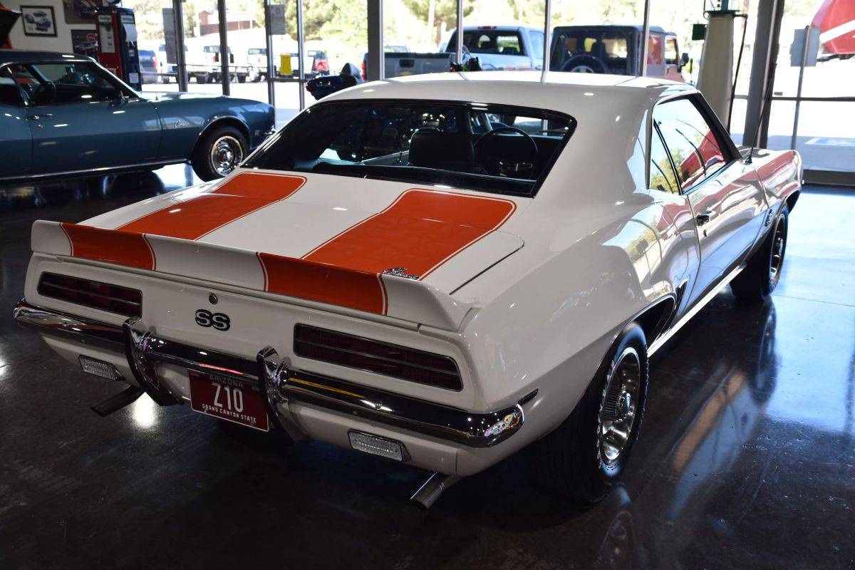 Chevrolet-camaro-z10-rsss-396-1969-white-3