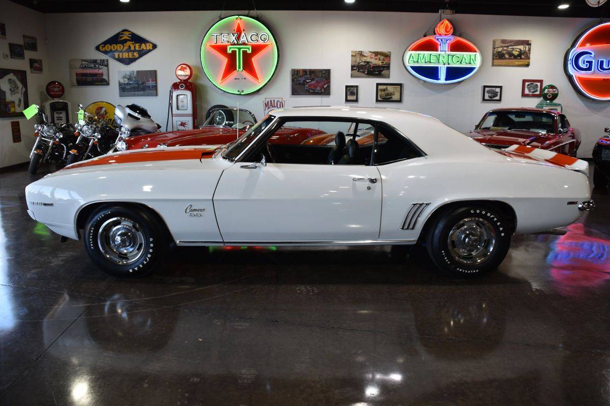 Chevrolet-camaro-z10-rsss-396-1969-white