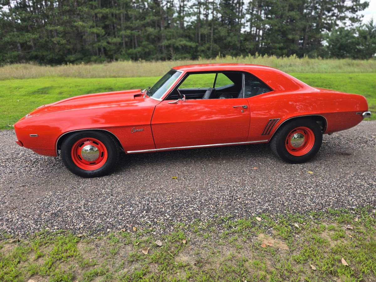 Chevrolet-camaro-z28-1969-orange-16