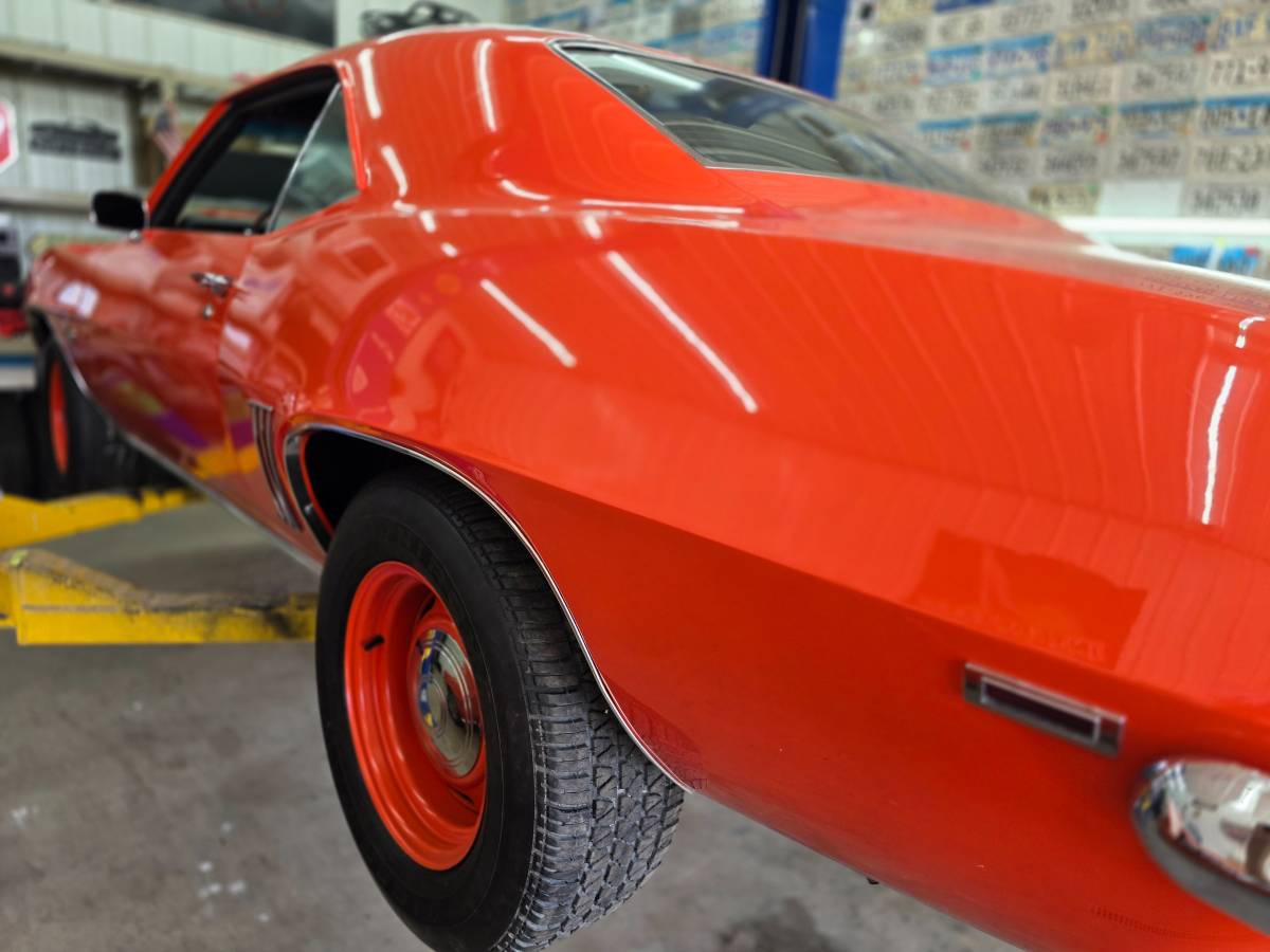 Chevrolet-camaro-z28-1969-orange-18
