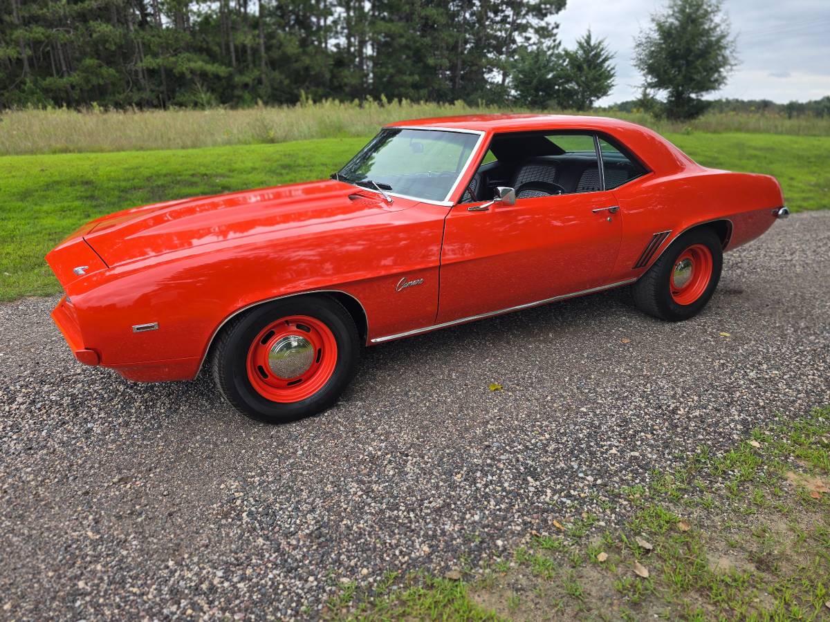 Chevrolet-camaro-z28-1969-orange-19