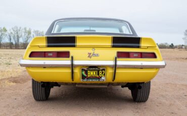 Chevrolet-camaro-z28-1969-yellow-1
