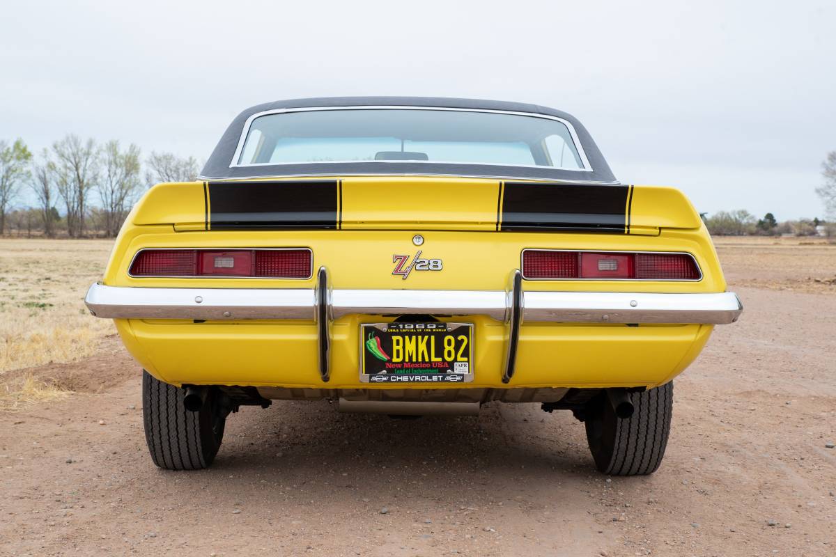 Chevrolet-camaro-z28-1969-yellow-1