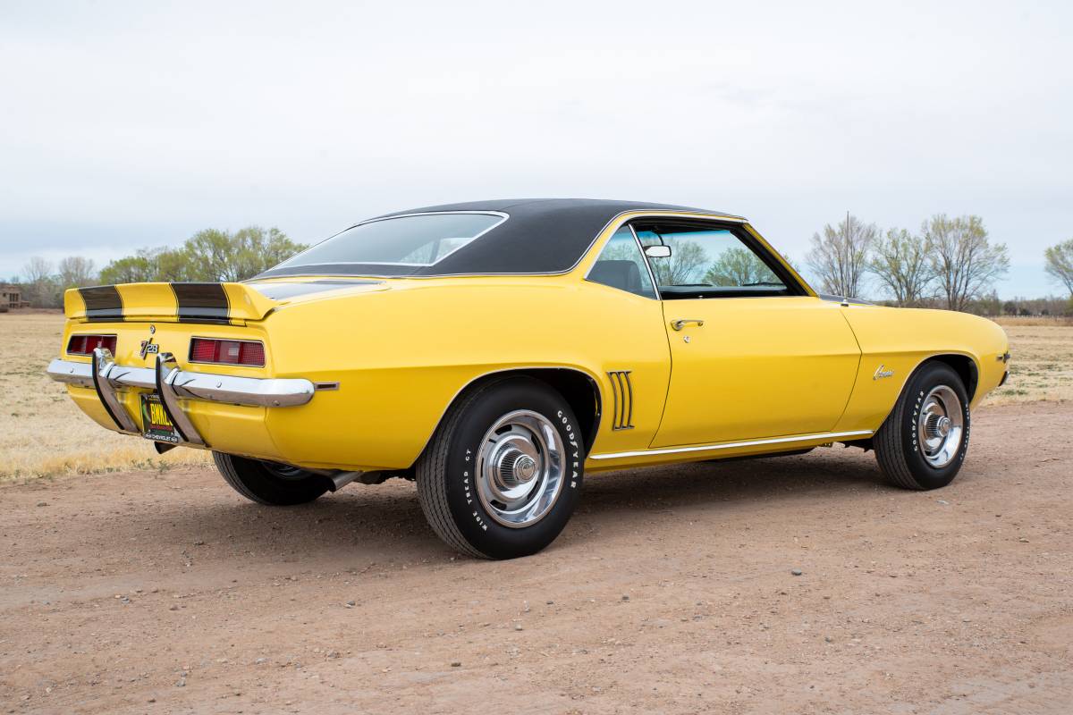 Chevrolet-camaro-z28-1969-yellow-4