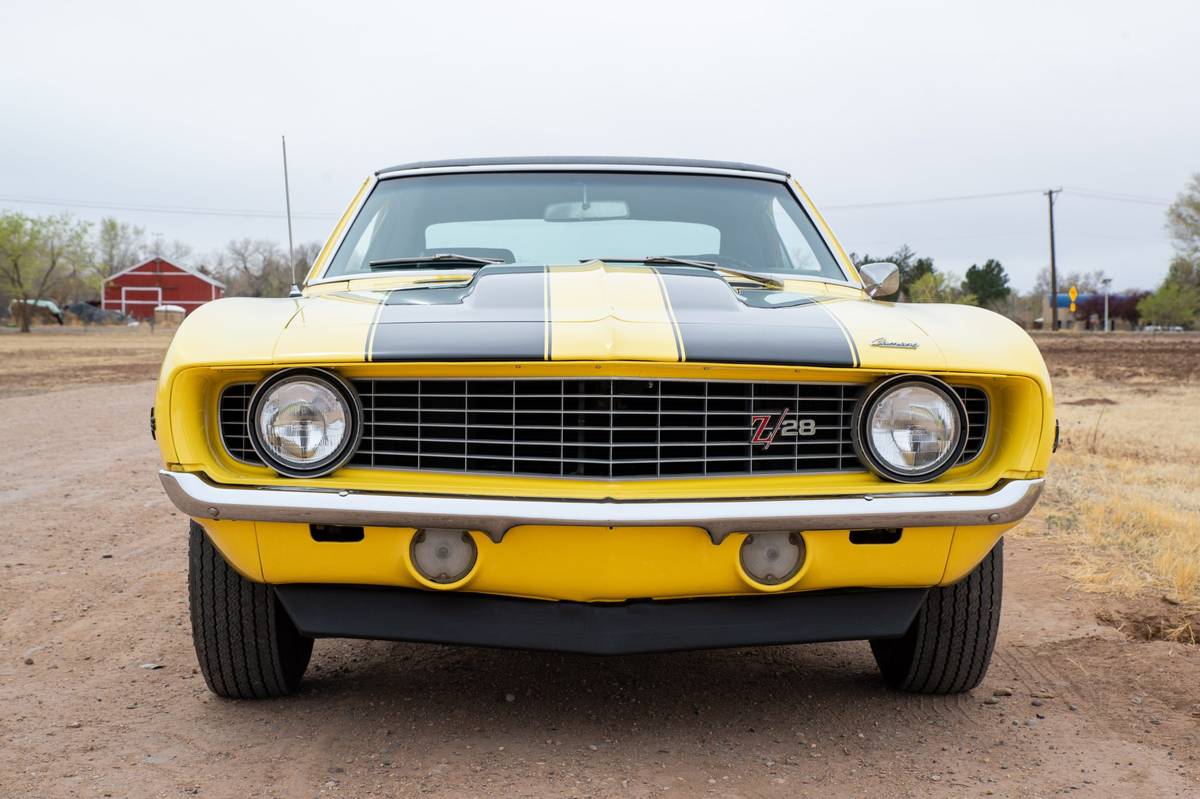 Chevrolet-camaro-z28-1969-yellow-7